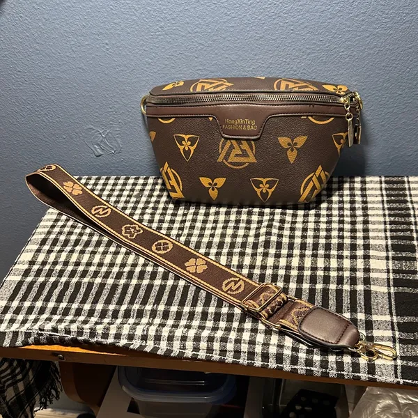 Brown and Tan Patterned Bag with 3 ways to wear and removable straps lie new - Image 8