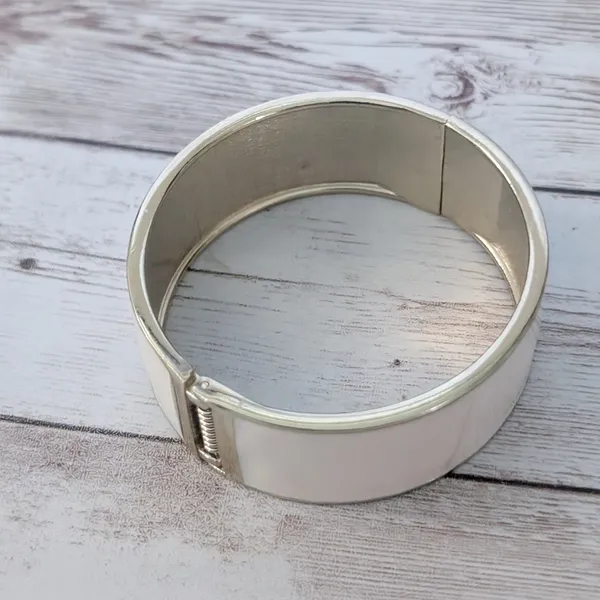 Cream Enamel Chunky Hinged Bracelet - Image 10