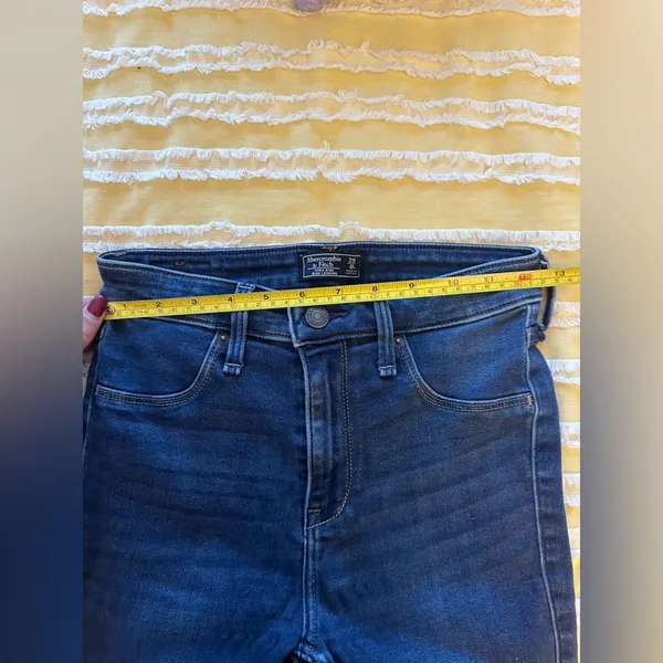 Abercrombie & Fitch High Rise Jean Legging - Image 3