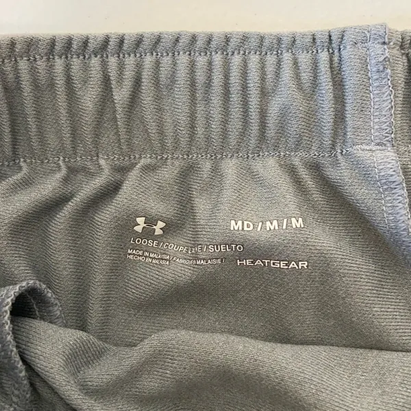 NWOT | Under Armour women’s heatgear “loose” light gray white athletic‎ shorts M - Image 5