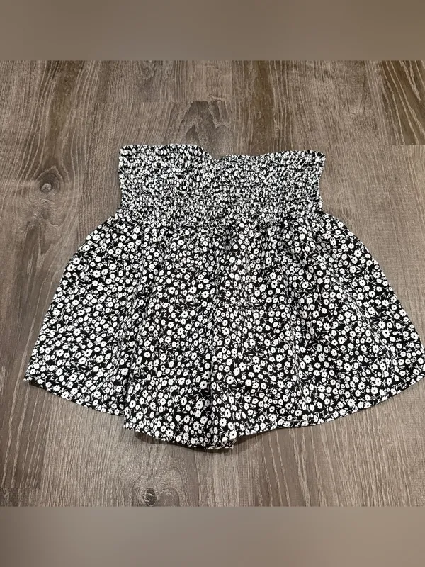 Shein Black and White Floral High Rise Shorts - Image 2