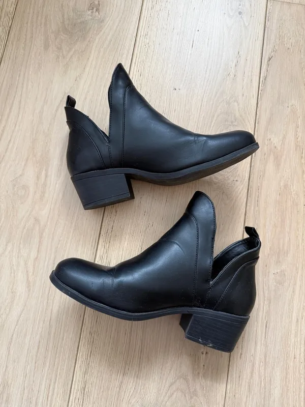 Wild Diva V cutout ankle booties - Image 2