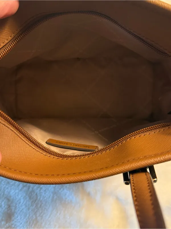 Michael Kors Jet Set Travel Extra-Small (XS) Carryall Tote With Matching Wallet - Image 7