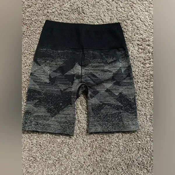 Gymshark Adapt Ombre Seamless Cycling Shorts - Image 6
