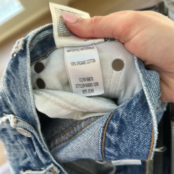 AGOLDE 90's Mid Rise Loose Distressed Jeans in Isolate - Image 5