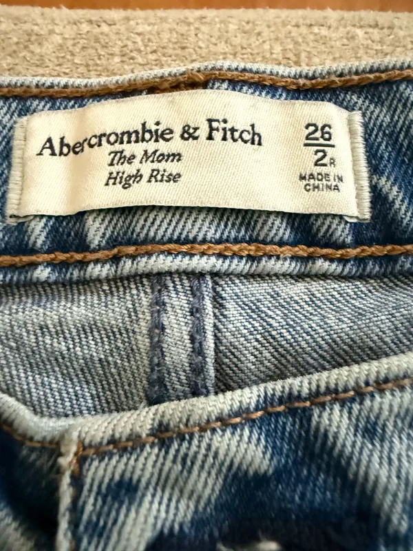 Abercrombie High-Rise Mom Jeans - Image 2