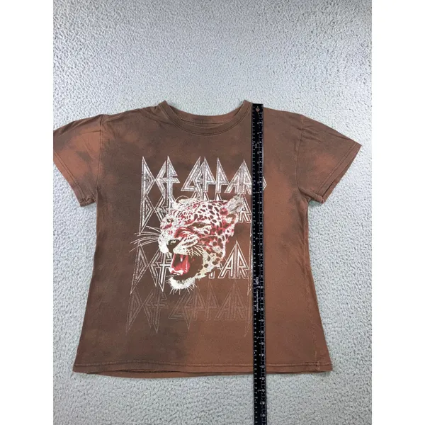 Def Leppard Graphic T-Shirt Women‎ L Brown Mineral Wash Leopard Rock Band Tee - Image 8