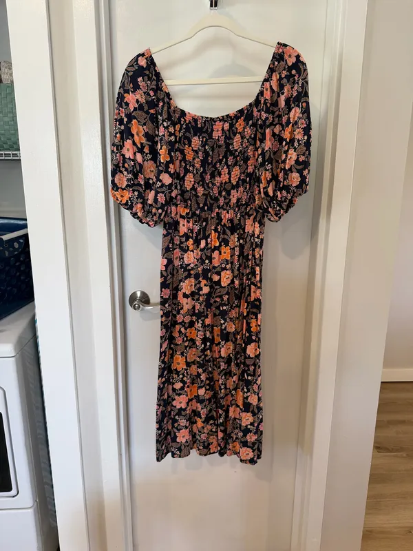 Navy Floral Old Navy Dress - Image 4