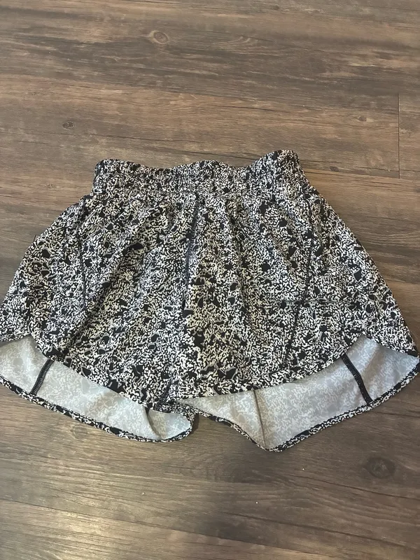 Lululemon black and white speckled shorts  - Image 2