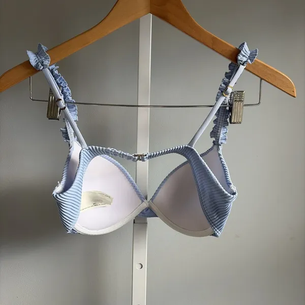 Hollister Baby Blue Ruffle Rib Push-Up Bikini Top Small - Image 3