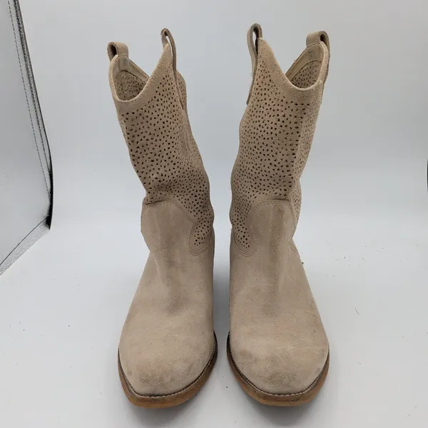 BCBGeneration‎ Bastille Taupe Suede Perforated Western Boots Womens 7.5B 37.5 - Image 3