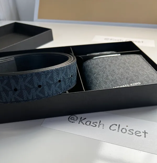 Michael Kors Mens Signature Belt & Billfold Wallet Set - Admiral/ Pale Blue - Image 4