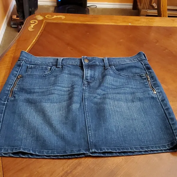 Old Navy denim Miniskirt Size 12 - Image 2