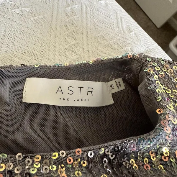 Women’s Astr The Label Hollywood Sequin Bodysuit Sz XS Extra Small Grey/Pink - Image 3