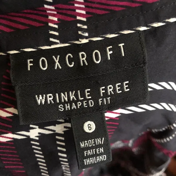 Foxcroft Black red plaid button-up shirt office siren core long sleeve #goth #grunge #Whimsygoth Measurements in pics - Image 3