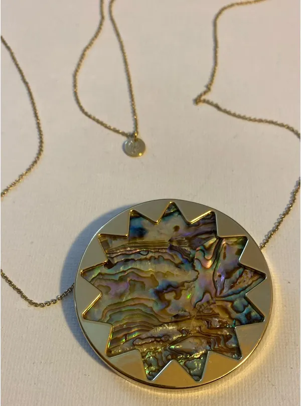 House of Harlow starburst pendant long gold tone necklace - Image 3