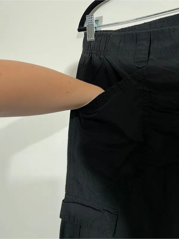 Old Navy Wide Leg Mid Rise Cargo Pants Size S Baggy Black Pants - Image 7
