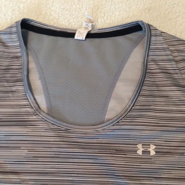 ‎Under Armour heat gear semi fitted gray stripe top S - Image 2