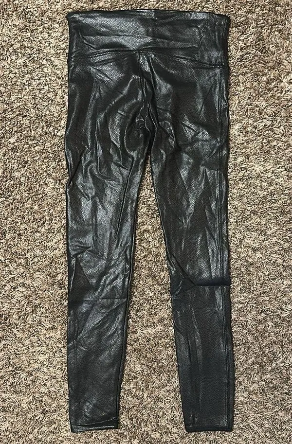 SPANX Faux Leather Leggings Black Pebbled Large - Image 2