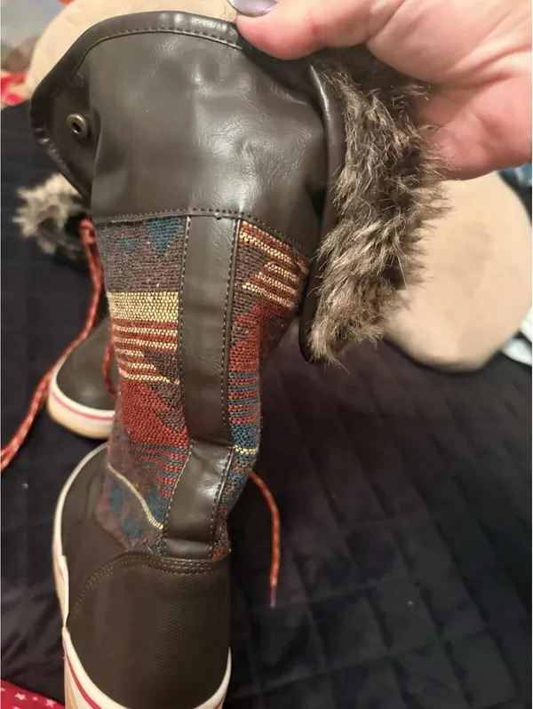Celebrity Pink Mid-Calf Faux Fur Snow Boots Glacier-Brown Geometric Lace-Up 7M - Image 6