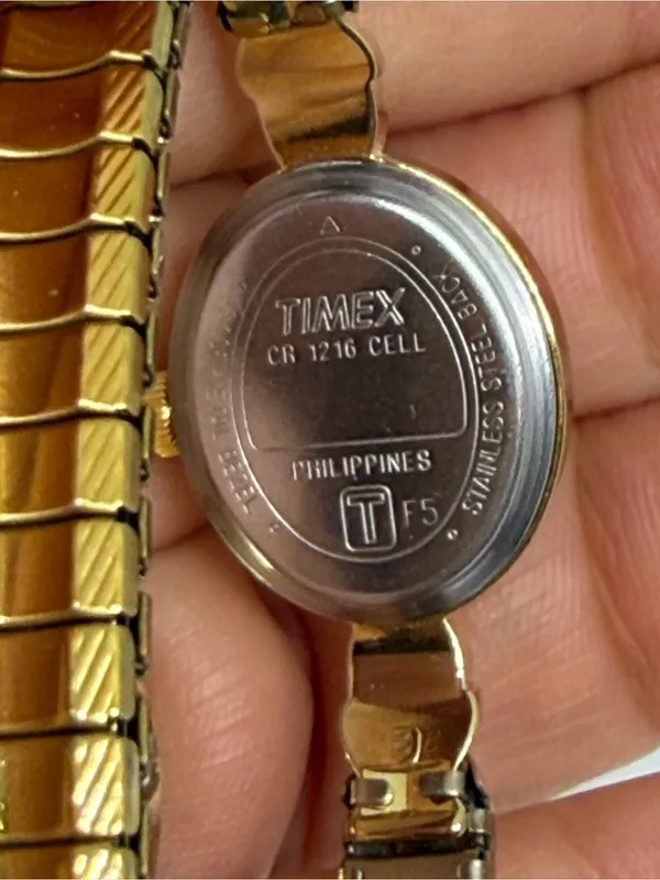Vintage Timex Gold Tone Oval Quartz Watch Stretch Bracelet CR1216 Philippines 6” - Image 5
