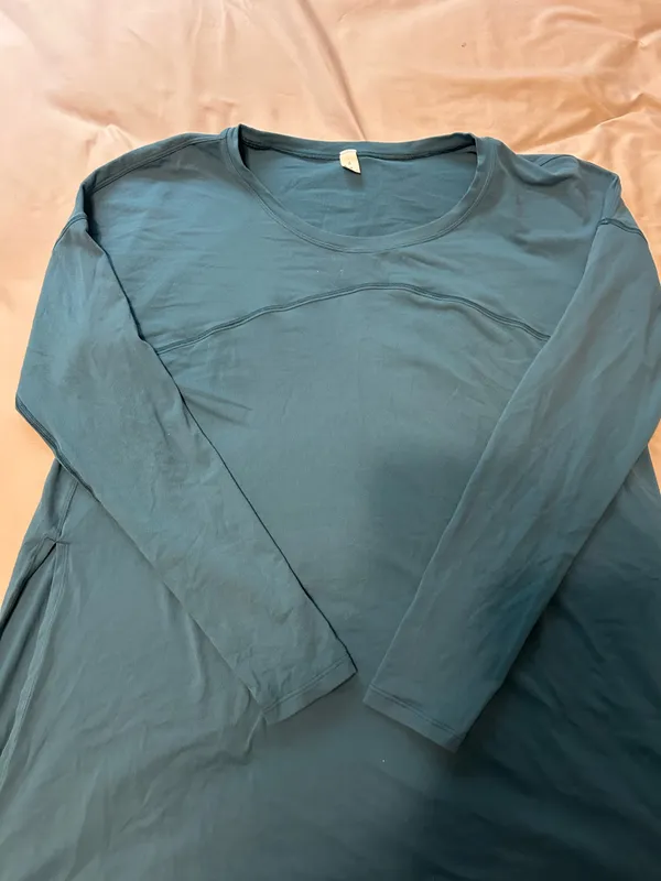 Lululemon Long Sleeve Tee - Image 4