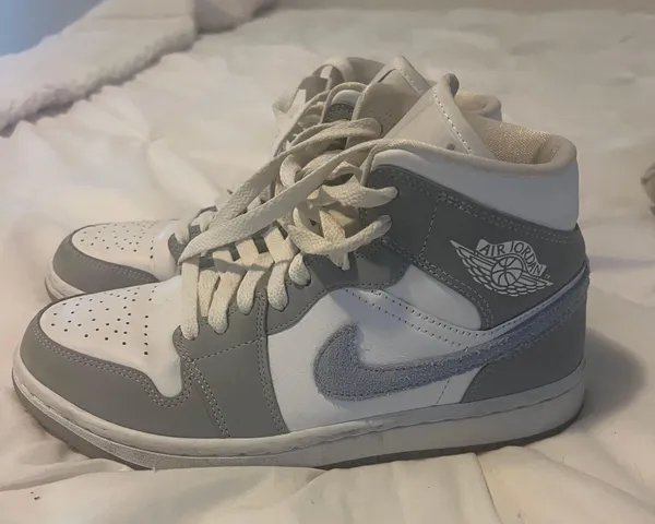 Nike Jordan Air 1 Mid - Image 3