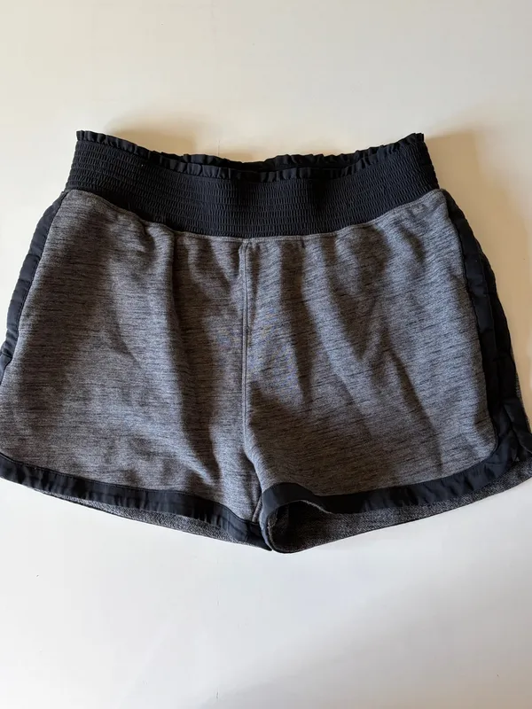 Lululemon Cool And Collected Shorts Women’s Size 8 Gray Black Trim Yoga Athletic - Image 3
