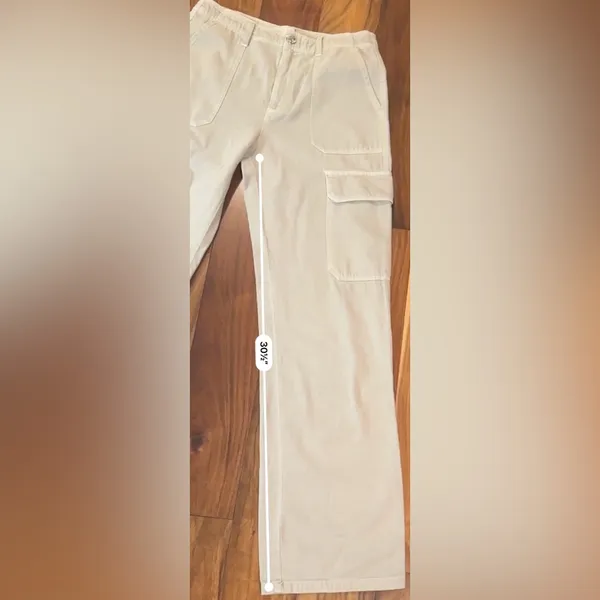Zara Women's Beige Flat Front Cargo Pants - Image 7