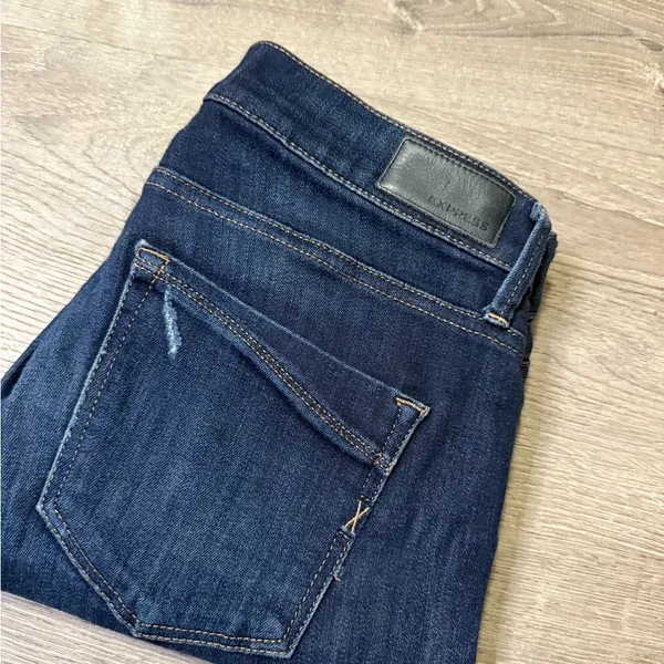 •EXPRESS• MID RISE LEGGING JEANS - Image 2