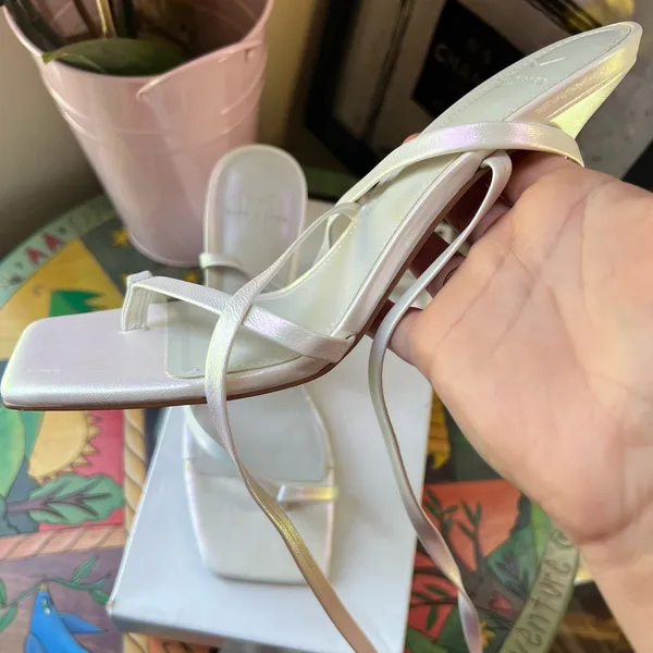 ✨MARC FISHER unicorn white heeled sandals - Image 4