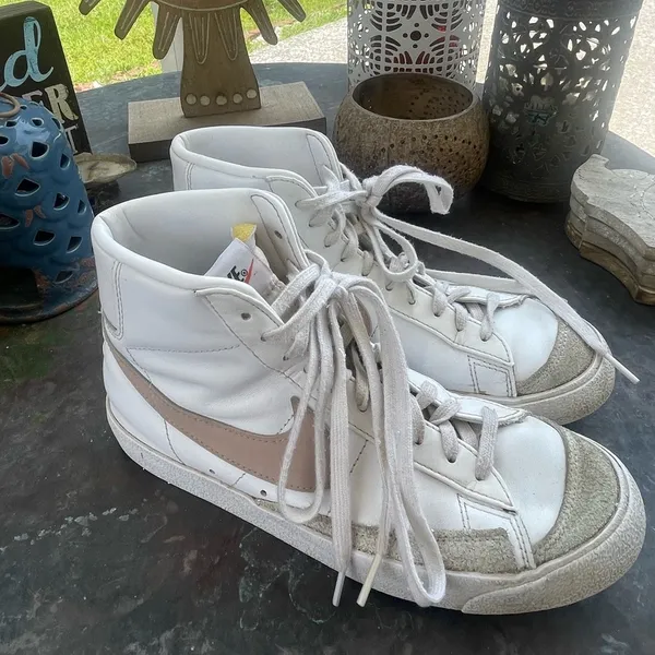 Women’s Nike Blazers ‘77 White and Pink High-Top Sneakers Vintage Classic Sz9 - Image 5