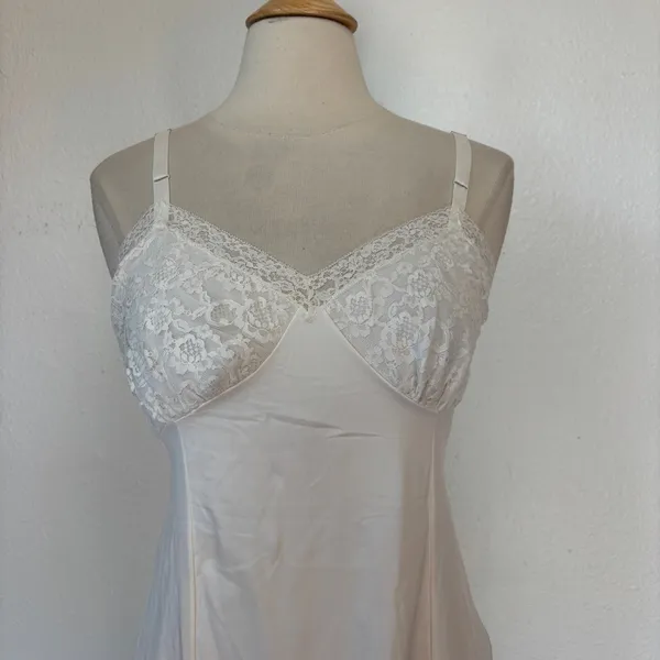 Vintage 50s 60s White Lace Slip - Image 4