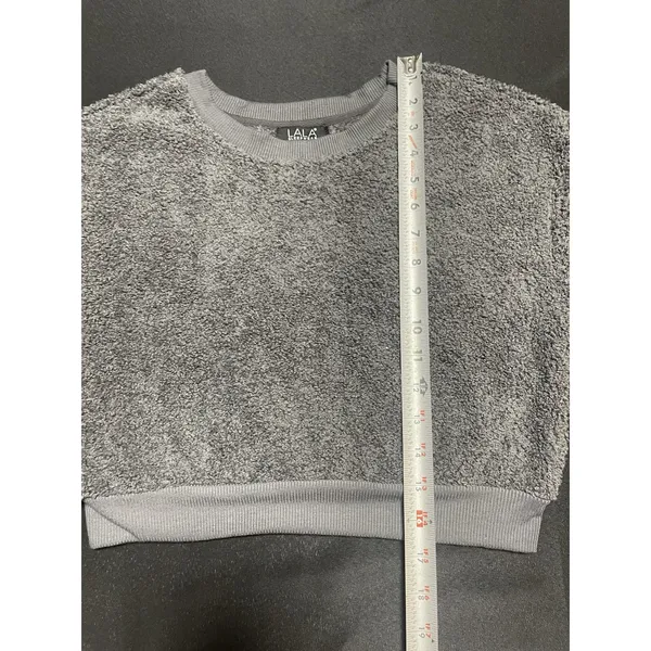 gray fuzzy cropped crewneck sweatshirt‎ Size M - Image 5
