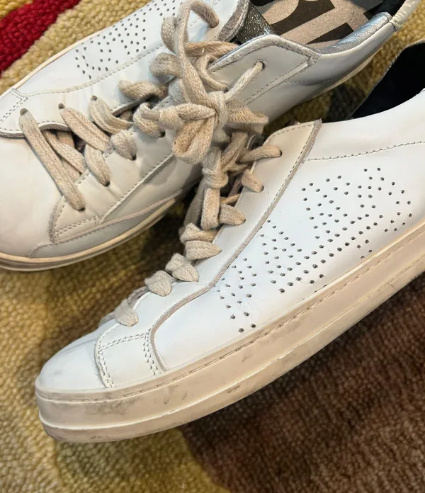 P448 Women’s John Sneakers Shoes White Leather Low Top Size 41 / USA 10 1/2 - Image 3