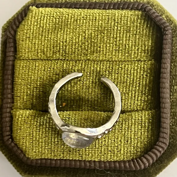 Cat Eye Design Gorgeous Gemstone Stainless Steel Silver Open Band Size 6 - Image 3