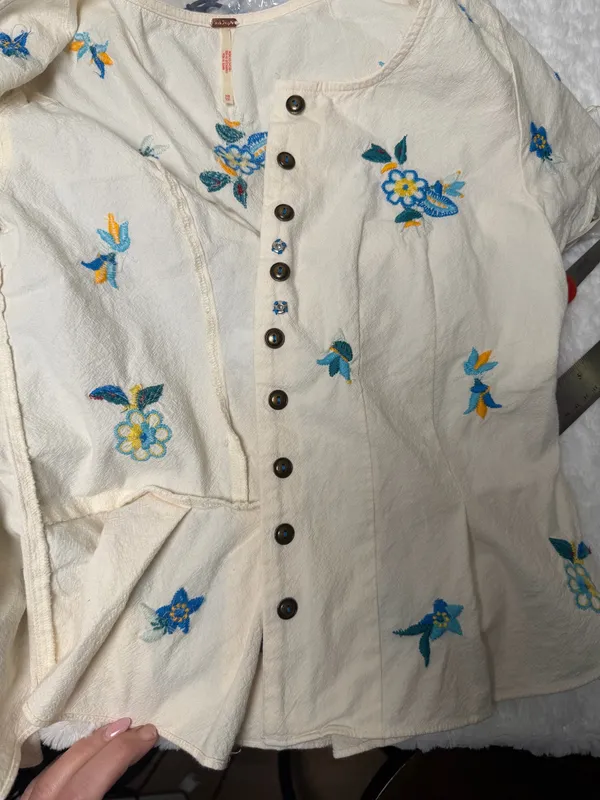 Free People Floral Embroidered Button Front Top — Size - Image 7
