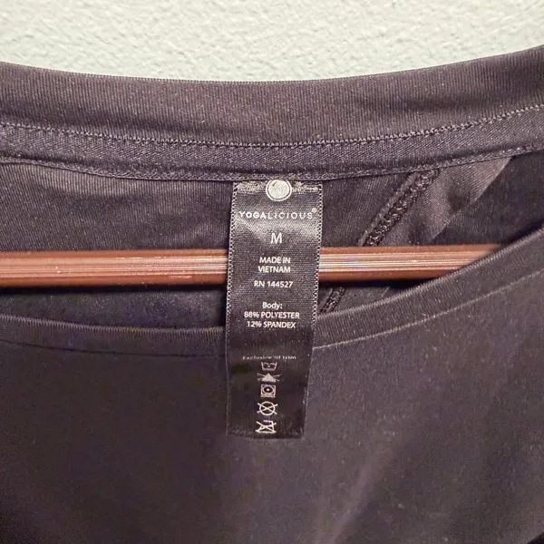 Yogalicious Long Sleeve‎ Top Black Medium Open Back Athleisure Gym Workout - Image 2