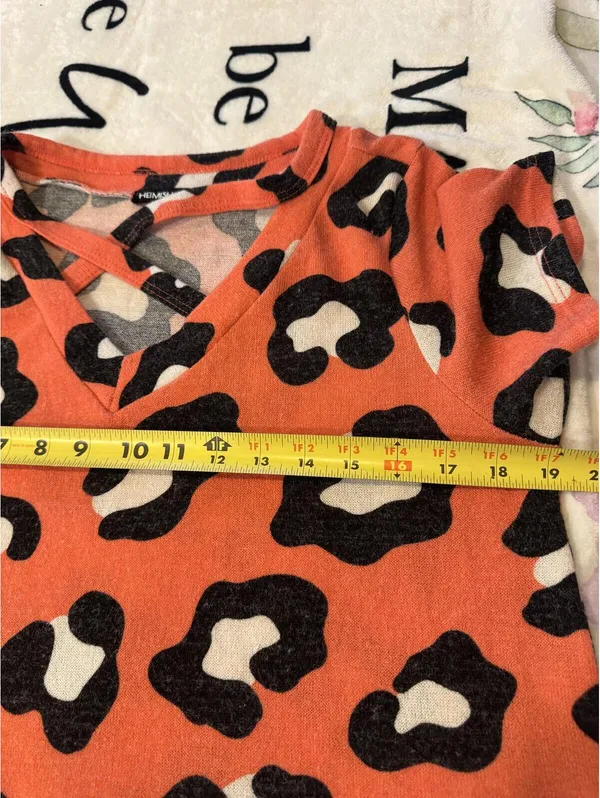 Hemish USA. Wrap V-neck and leopard print. Size L. - Image 6