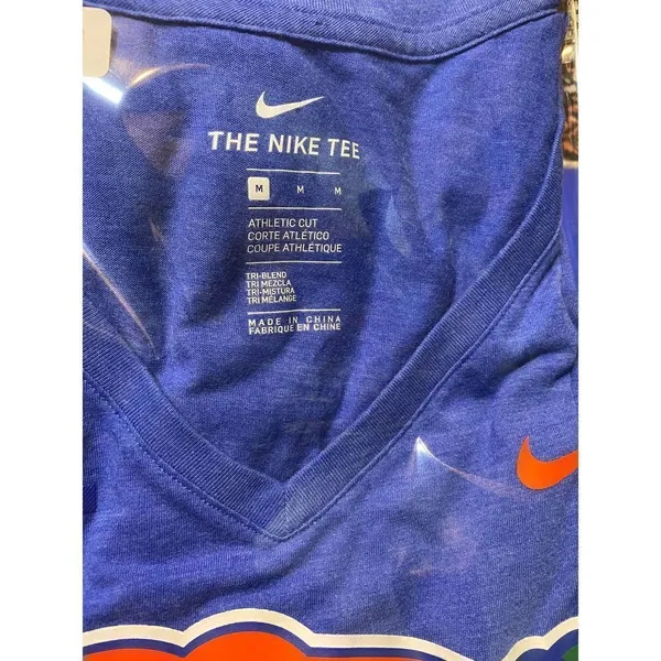 The Florida Gators V-Neck Nike Graphic T-Shirt Size Medium - Image 6