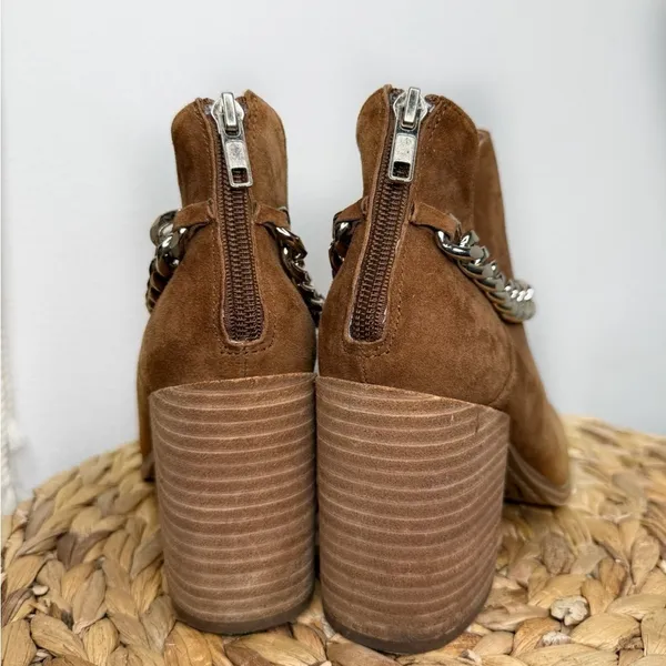 Steve Madden Boots Cedar Chestnut Suede Leather Ankle Booties Brown Chain Accent - Image 6