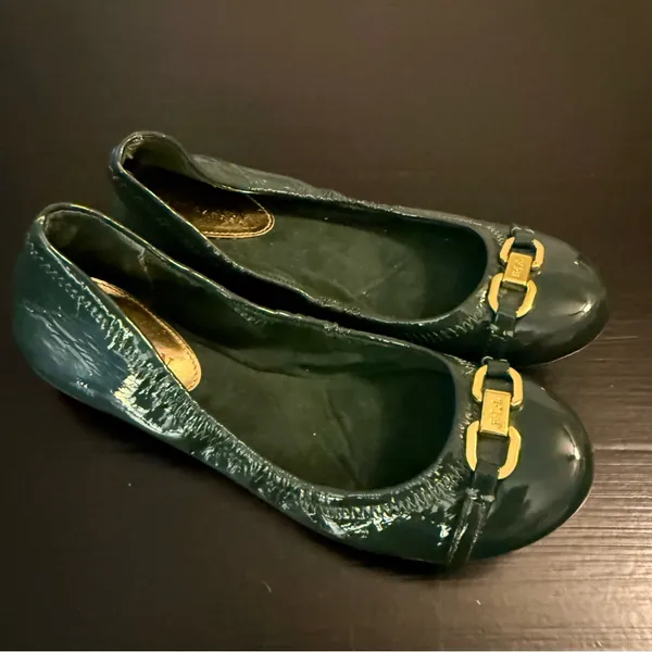 Lauren Ralph Lauren Dark Green Flats with‎ Gold Buckle size 6 - Image 2