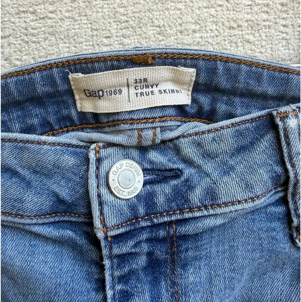 Gap Light Wash Skinny Jeans - Image 3