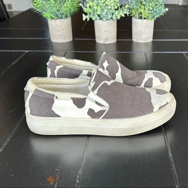 Steve Madden White and Brown Sneakers Slip-On Canvas - Image 2