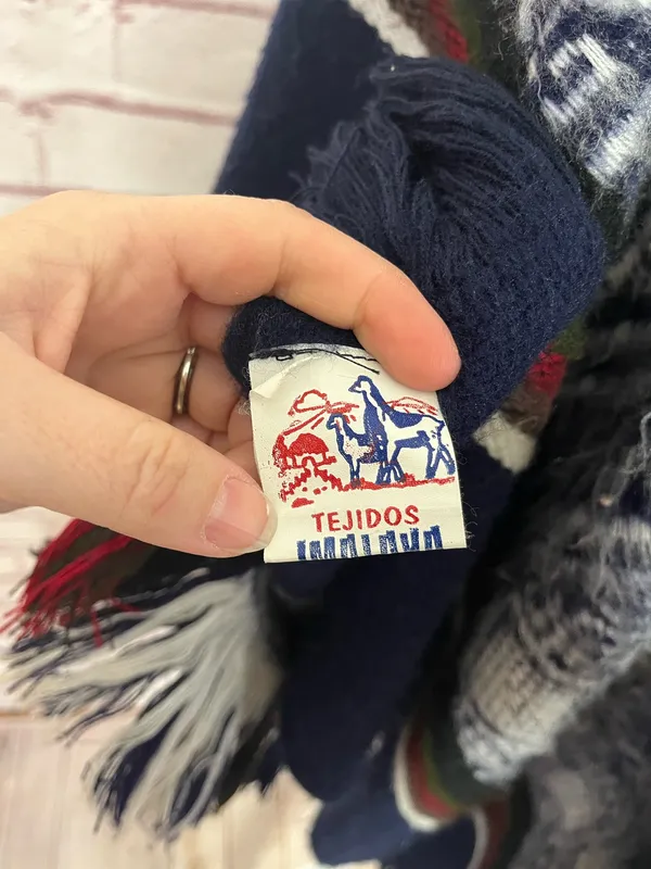 Tejidos Imalaya Wool Ecuadorian Made Southwest Blanket Poncho Wrap EUC One Size - Image 7