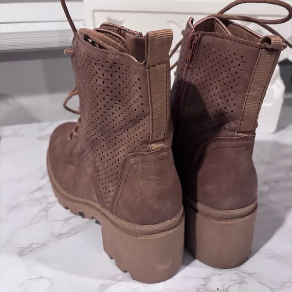 Sugar Fabians Brown Heeled Boots Size 8 | Trendy Fall Fashion Essential - Image 6