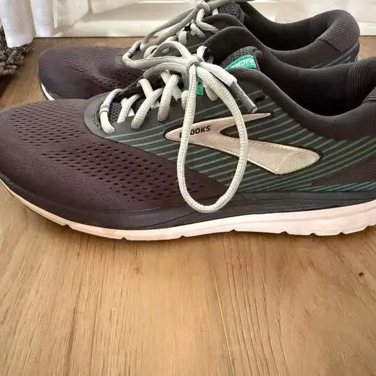 Brooks Addiction 14 Women's Size 11 - Image 4