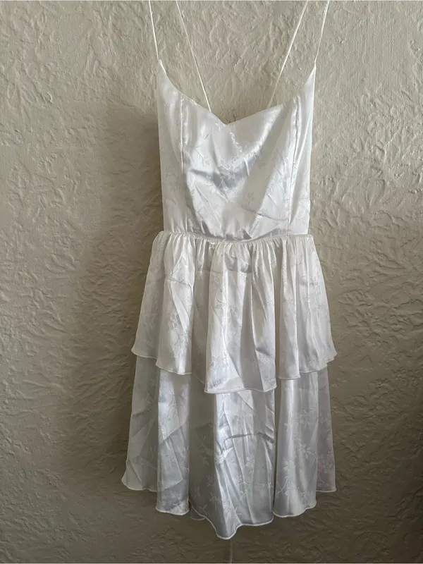 Lucy in the Sky Satin Jaquard Ruffle Mini Dress White Small NWT FLAW - Image 4