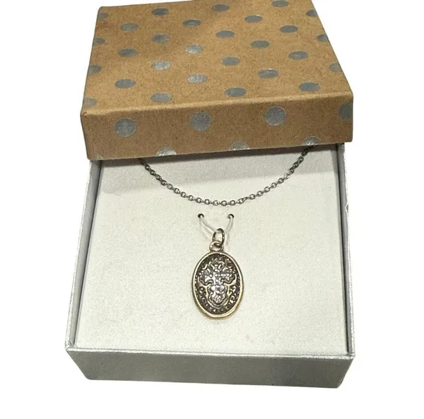 Holy Cross Oval Pendant Necklace NIB Silver Chain Christian Gift Unmarked - Image 11