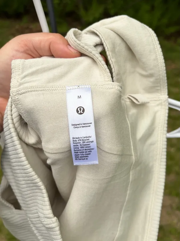 Lululemon Ribbed Softstreme Mockneck Cropped Tank Size Medium - Image 9